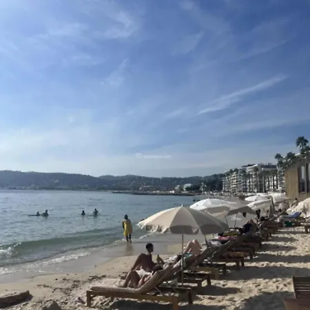 Apartment With Terrace Near The Antibes