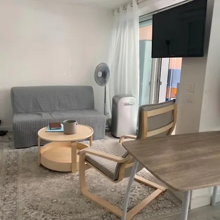 Apartment With Terrace Near The
